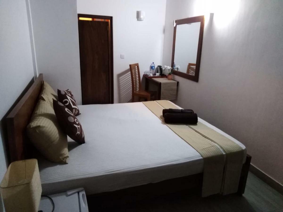 Lija Residence Негомбо Экстерьер фото
